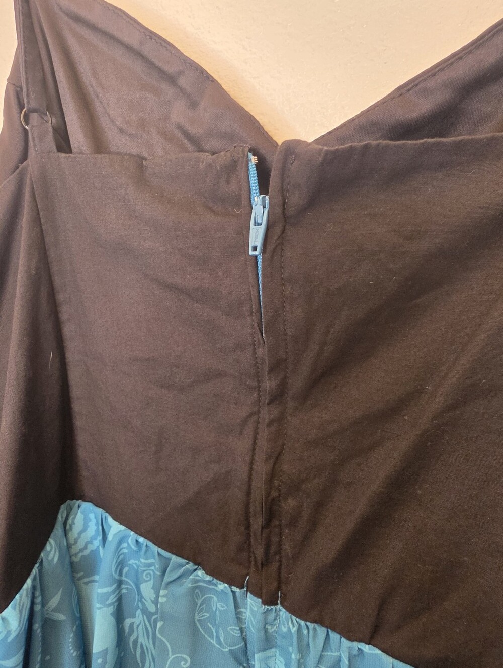 Disney Ariel Little Mermaid Costume Black Bodice with Turquoise Blue Print - Picture 9 of 11